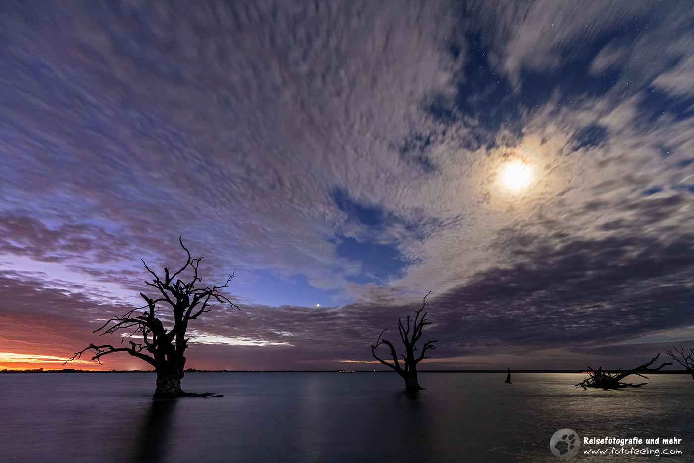 Vollmond am Lake Bonney , Riverland, South Australia, Australien