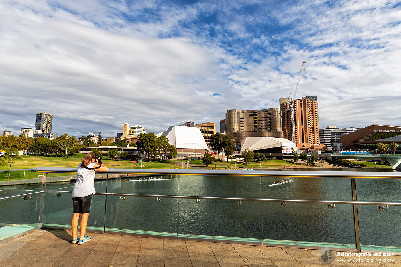 Skyline mit River Torrens, Adelaide, South Australia, Australien
