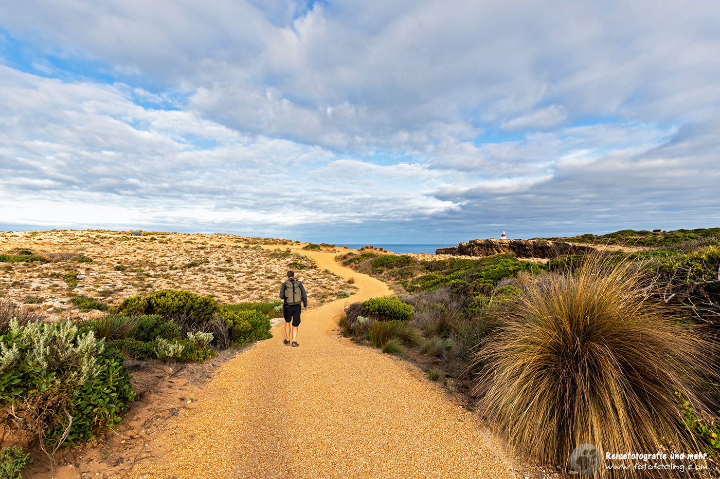 Chris auf dem Weg zum Robe Obelisk, South Australia, Australien