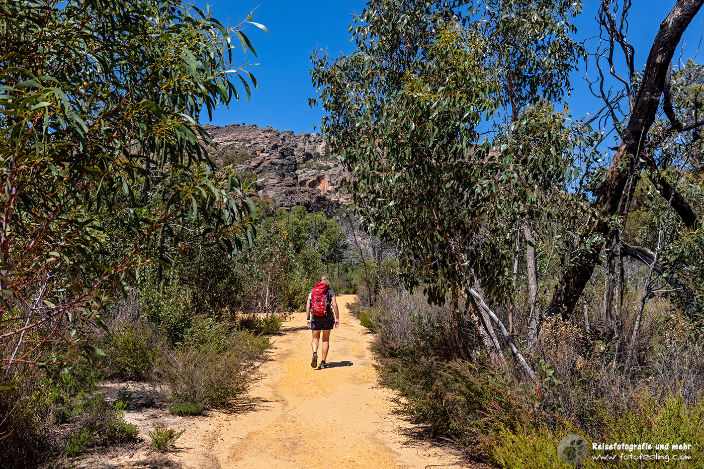 Andrea auf dem Hollow Mountain Trail, Grampians Nationalpark, Victoria, Australien
