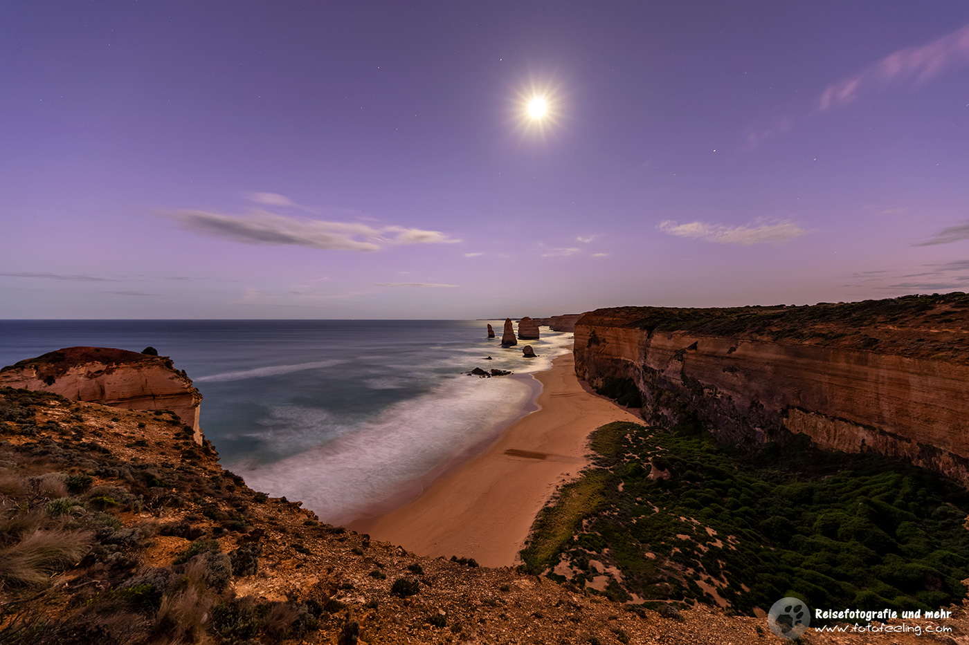 Vollmond über den Zwölf Aposteln (Twelve Apostles), Great Ocean Road, Victoria, Australien