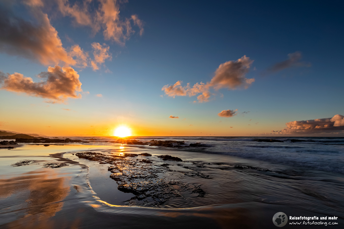 Sonnenaufgang über dem Meer, Great Ocean Road, Victoria, Australien