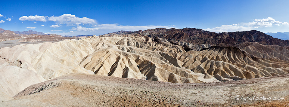 Zabriskie Point - Versteinerte Sanddünen im Death Valley