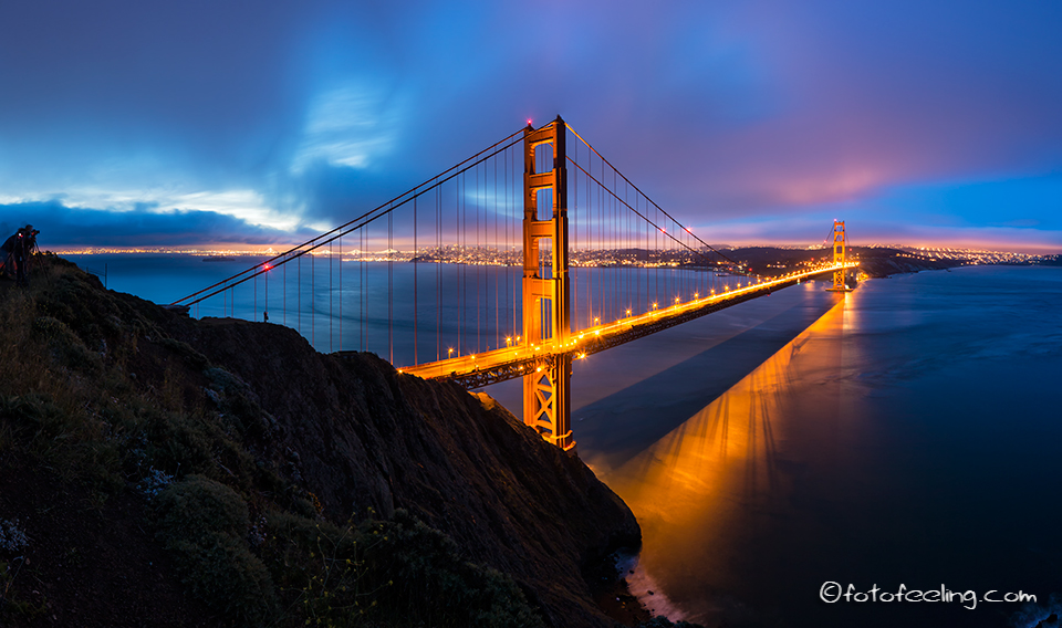 Golden Gate Bridge am Morgen (Blaue Stunde), San Francisco, Kalifornien, Amerika