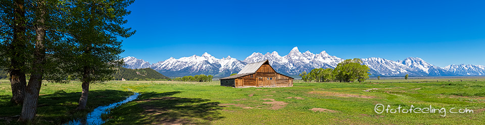 Moulton Barn vor der Teton Range - Middle Teton, Grand Teton, Mount Owen, Grand Teton Nationalpark, Wyoming, Amerika