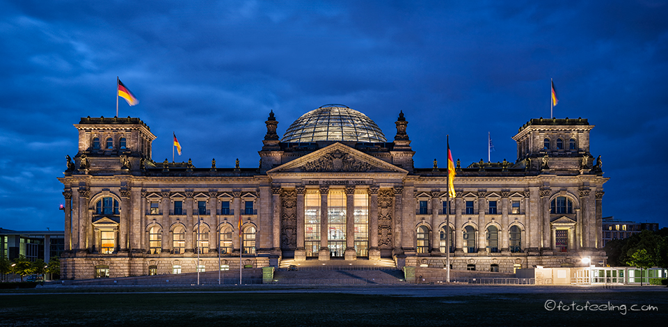 Reichtagsgebäude mit der Reichtagskuppel, Berlin