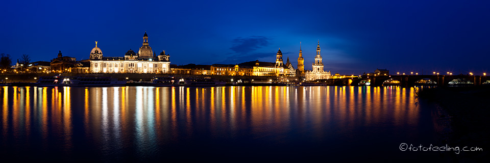 Skyline von Dresden an der Elbe:  Hochschule für Bildende Künste Dresden, Ständehaus Dresden, Frauenkirche, Katholische Hofkirche, Bruehlsche Terrasse, Dresdner Residenzschloss, Augustusbrücke