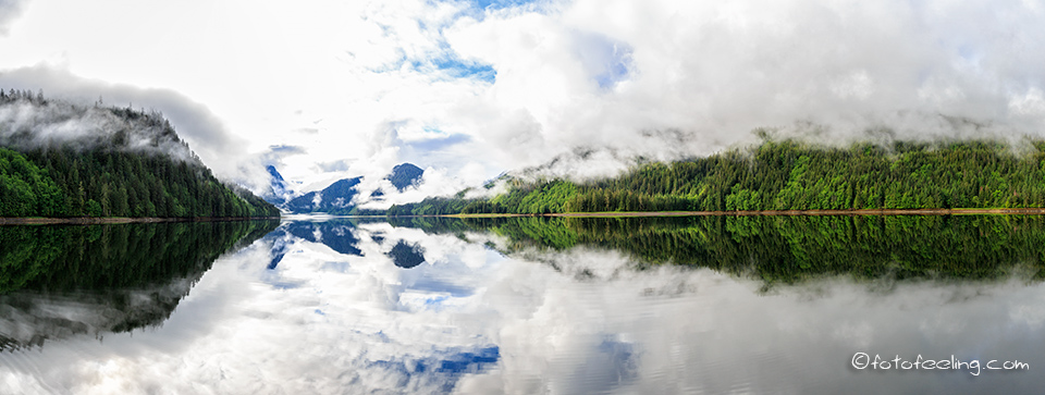 Morgenstimmung im Khutzeymateen Provincial Park  (Khutzeymateen / K’tzim-a-deen Grizzly Sanctuary), Kanada