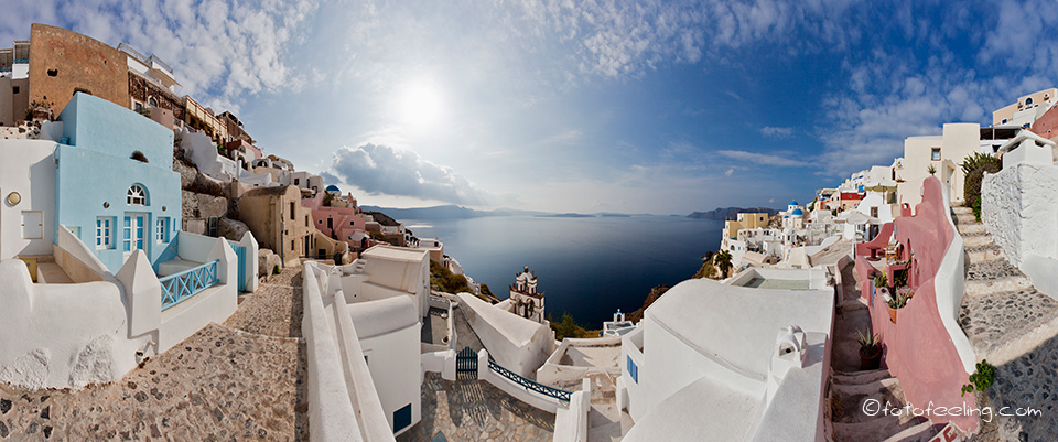 Oia, eine wunderschöne Stadt mit vielen Wegen