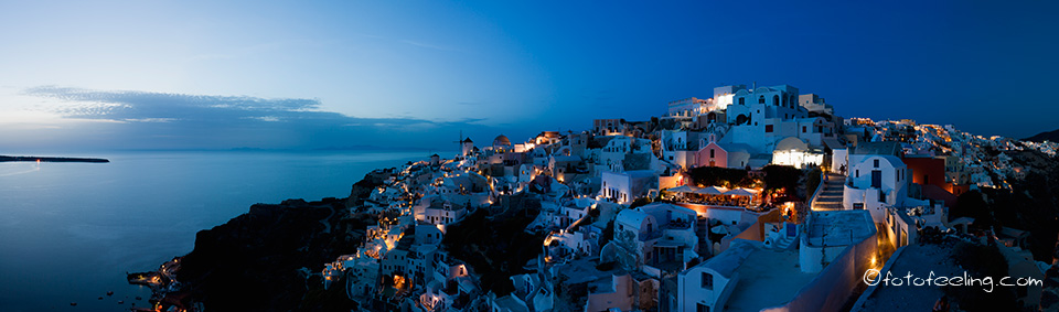 Blaue Stunde über Oia, Santorin