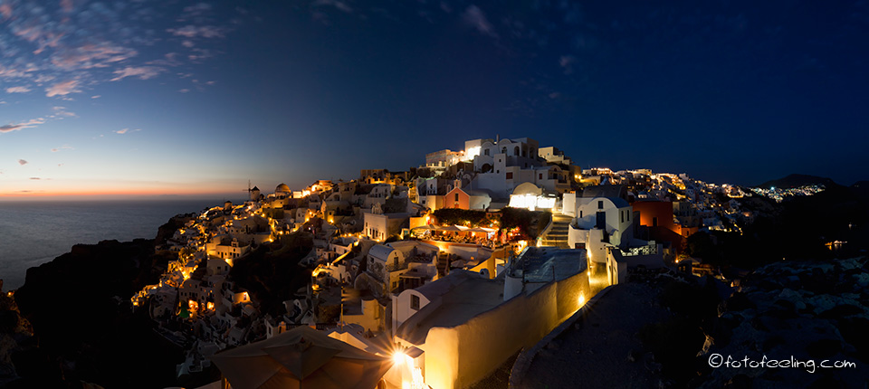 Blaue Stunde über Oia, Santorin